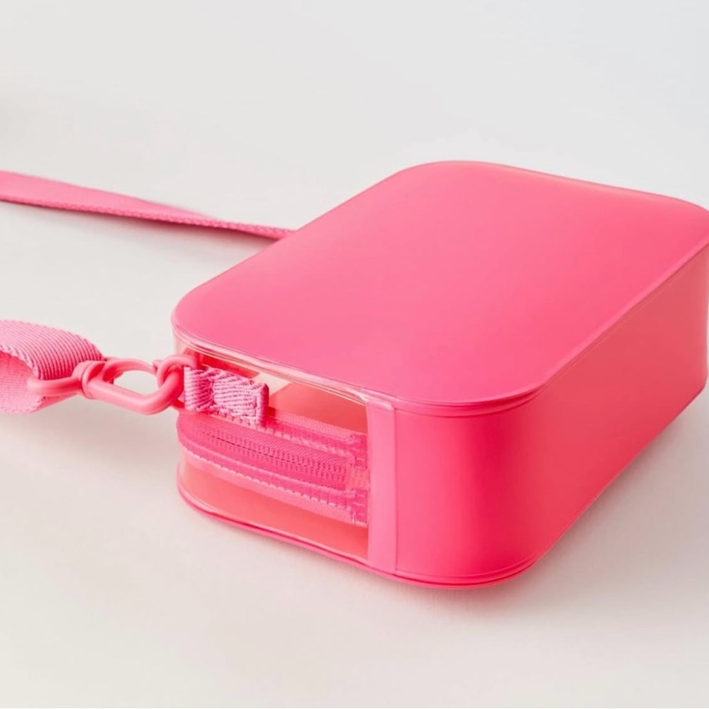 Barbie Hot Pink Crossbody Bag with Adjustable Strap - Picture 4 of 4